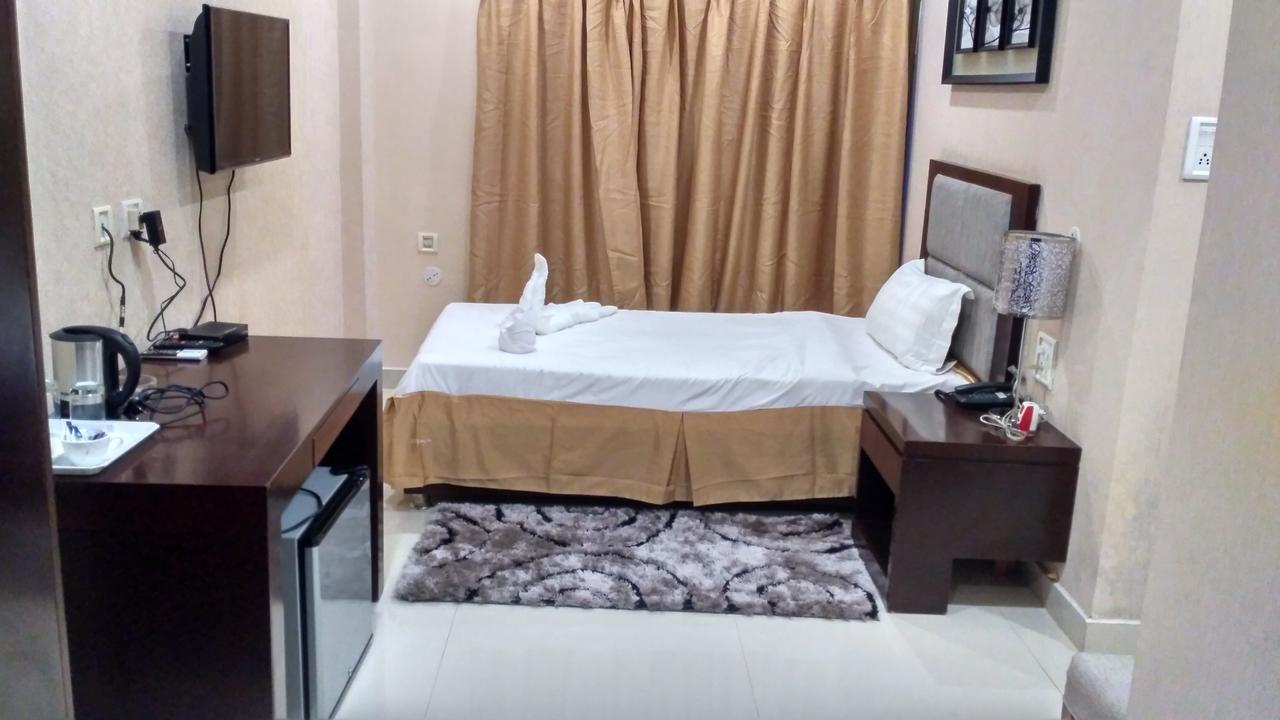 Hotel Grand Palace Jorhat Exterior photo